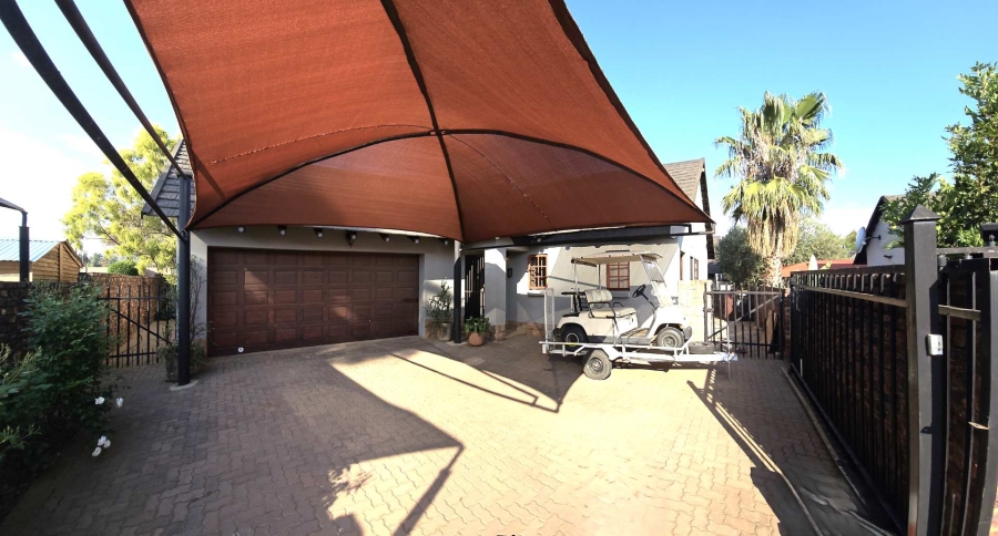 3 Bedroom Property for Sale in Melodie North West